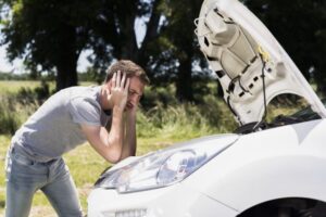 Lidando com uma Pane no Carro: Primeiros Socorros e Procedimentos Essenciais