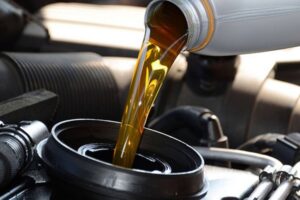 O Guia Definitivo: Como Escolher o Óleo de Motor Adequado para o seu Carro