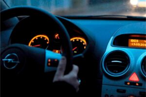 Guia Definitivo para Entender e Resolver Luzes do Painel do Carro Acesas