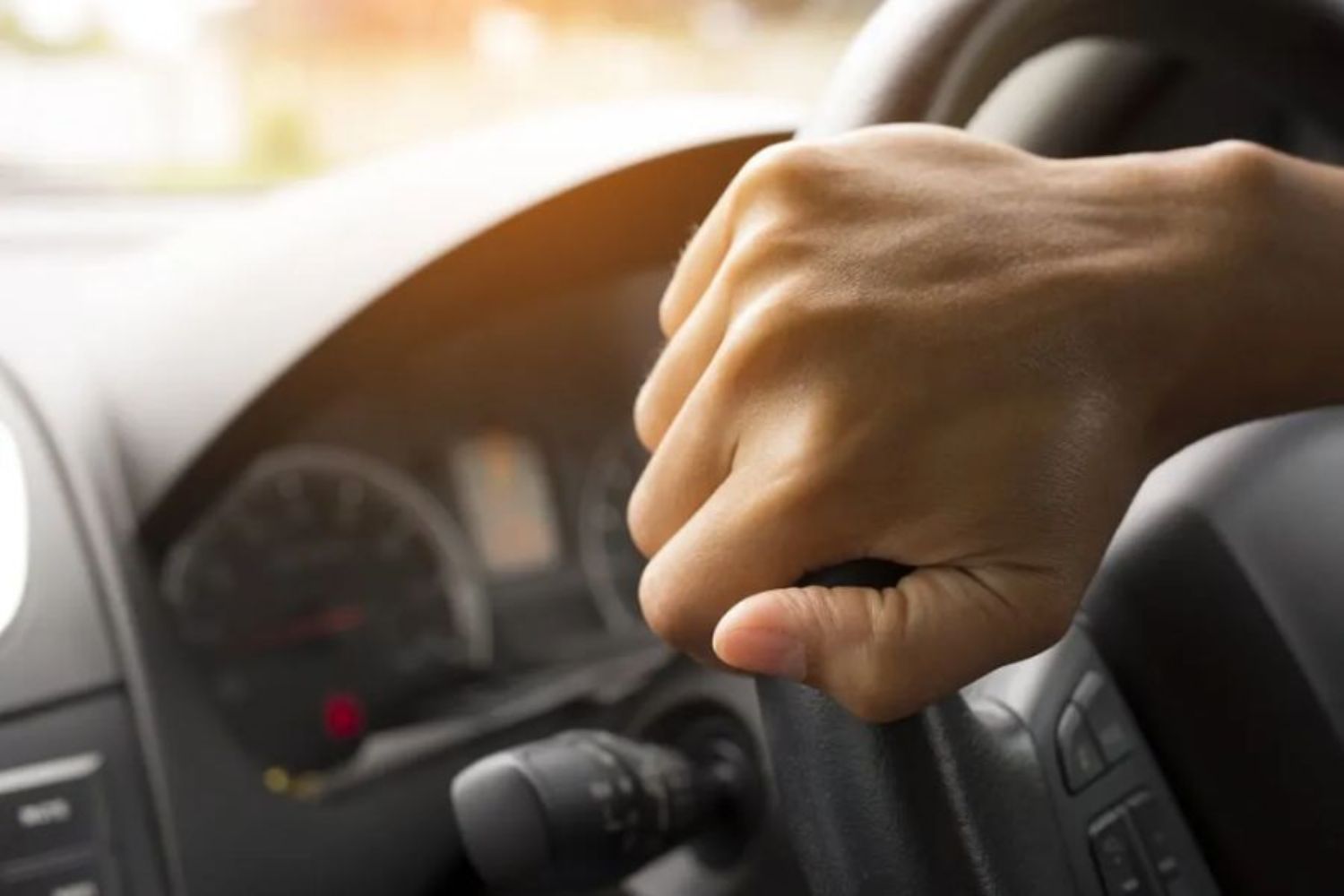 Quando a Direção Fica Dura: Causas e Cuidados - AutoClasss