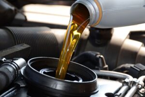 Trocar o Óleo Antes do Prazo Faz Mal? Entenda o Que Realmente Acontece