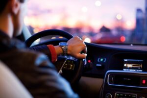 Como a forma de dirigir influencia no desgaste do carro?