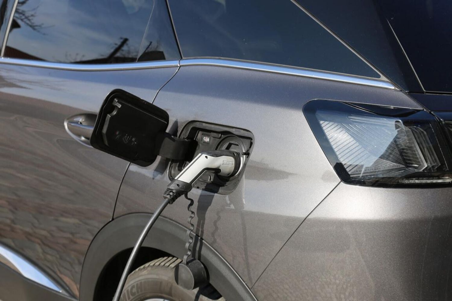 Carro Híbrido Vale a Pena em 2026? Consumo, Preço e Manutenção
